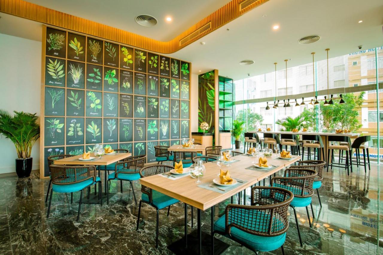 Flc City Hotel Beach Куїнон Екстер'єр фото