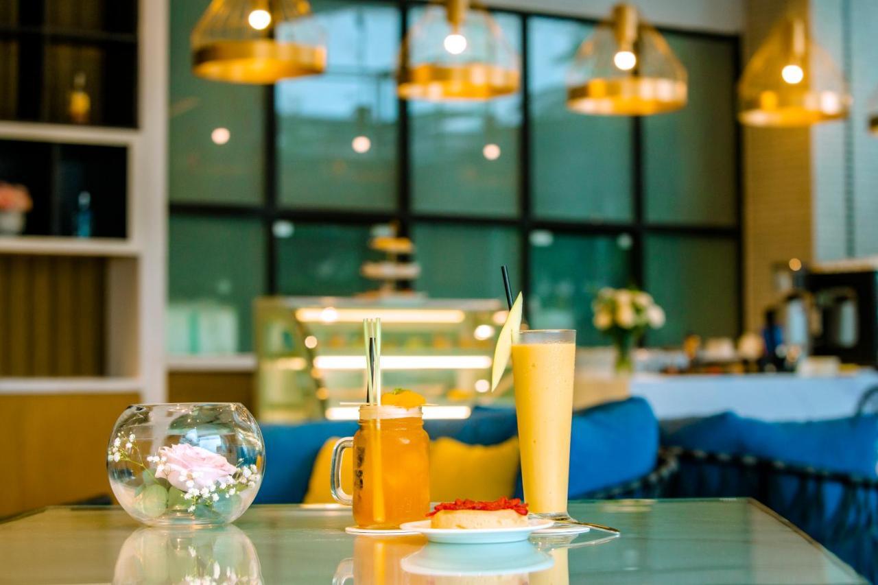 Flc City Hotel Beach Куїнон Екстер'єр фото