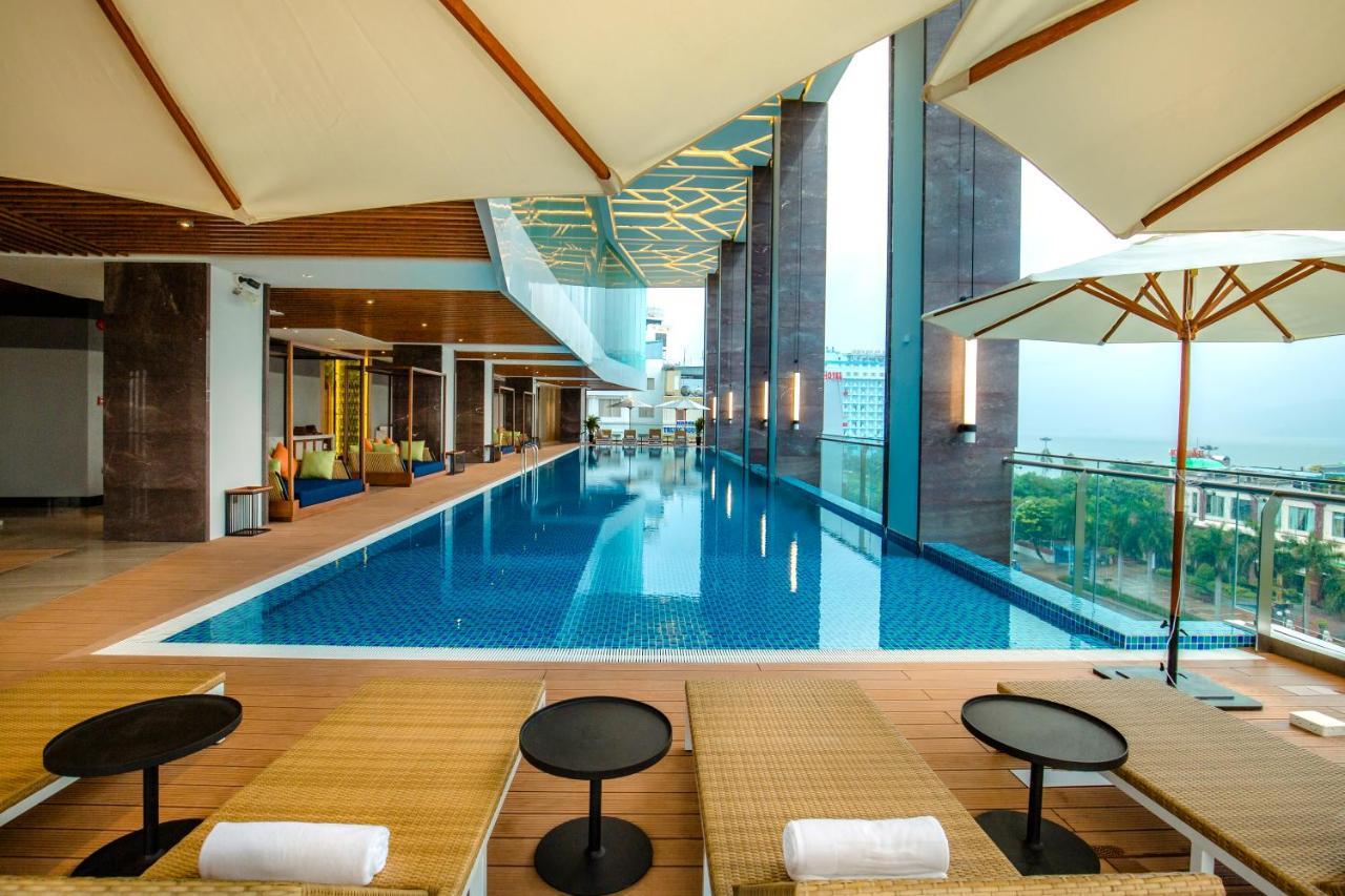 Flc City Hotel Beach Куїнон Екстер'єр фото